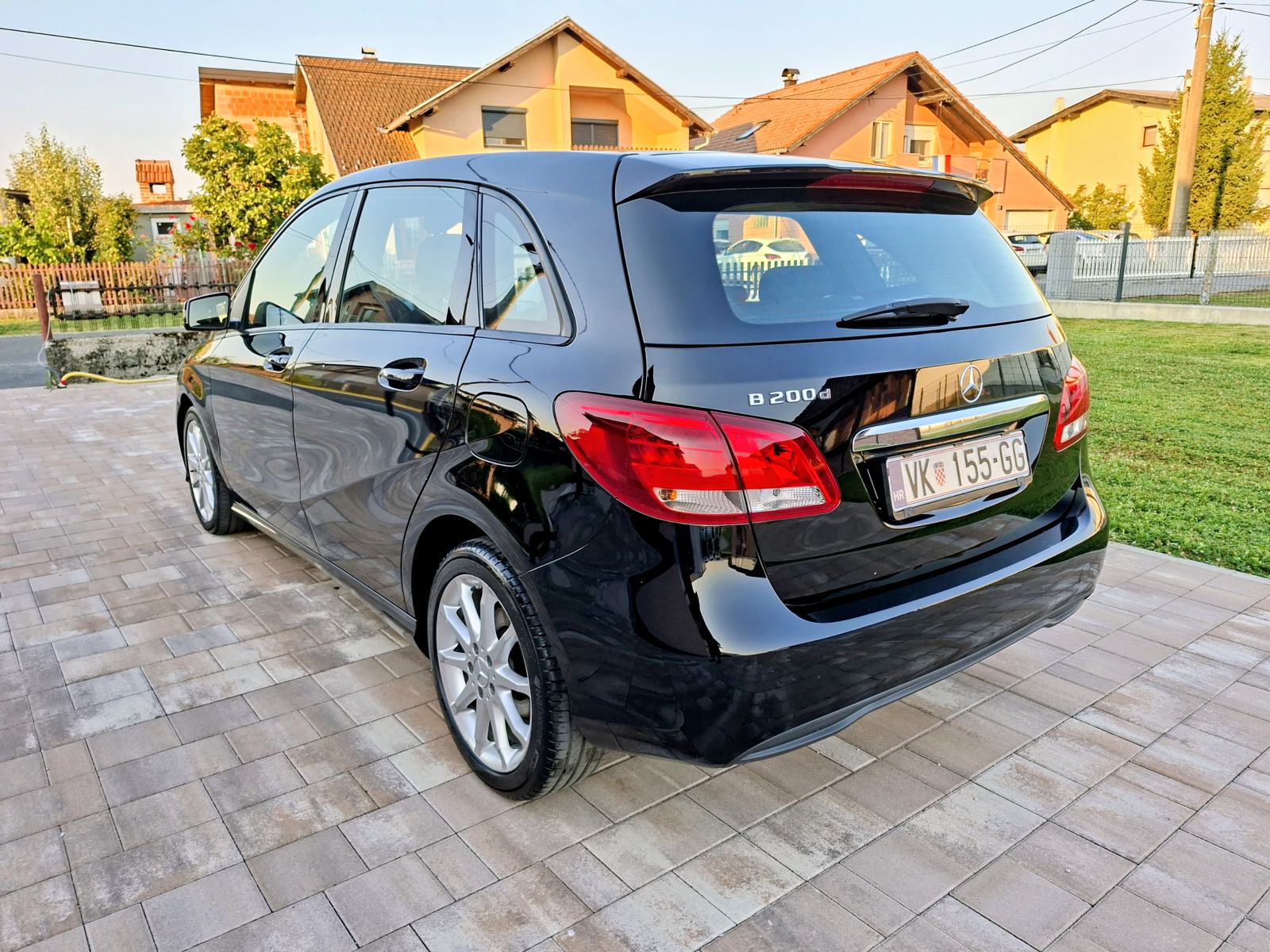 Mercedes-Benz B-klasa 200 **KLIMA** ODLICAN **KREDIT-KARTICE**, fotografija 7