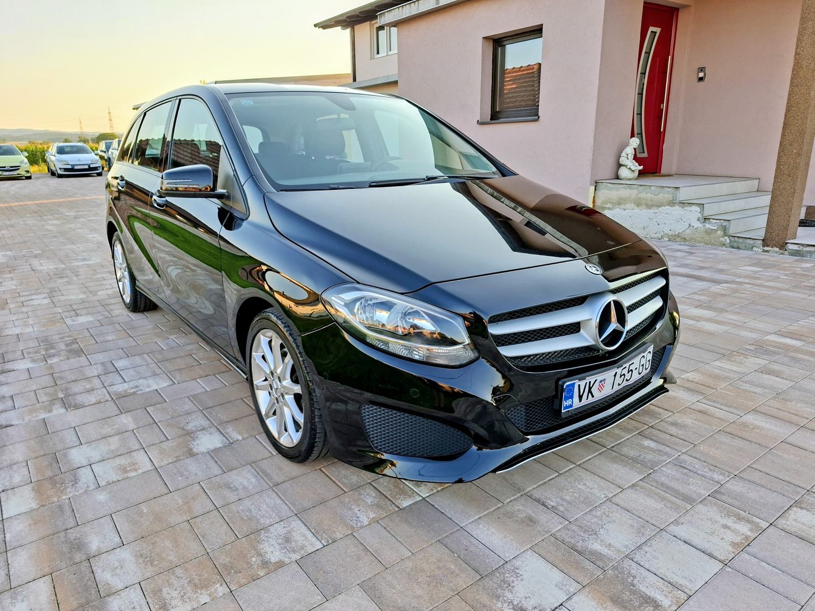 Mercedes-Benz B-klasa 200 **KLIMA** ODLICAN **KREDIT-KARTICE**, fotografija 3