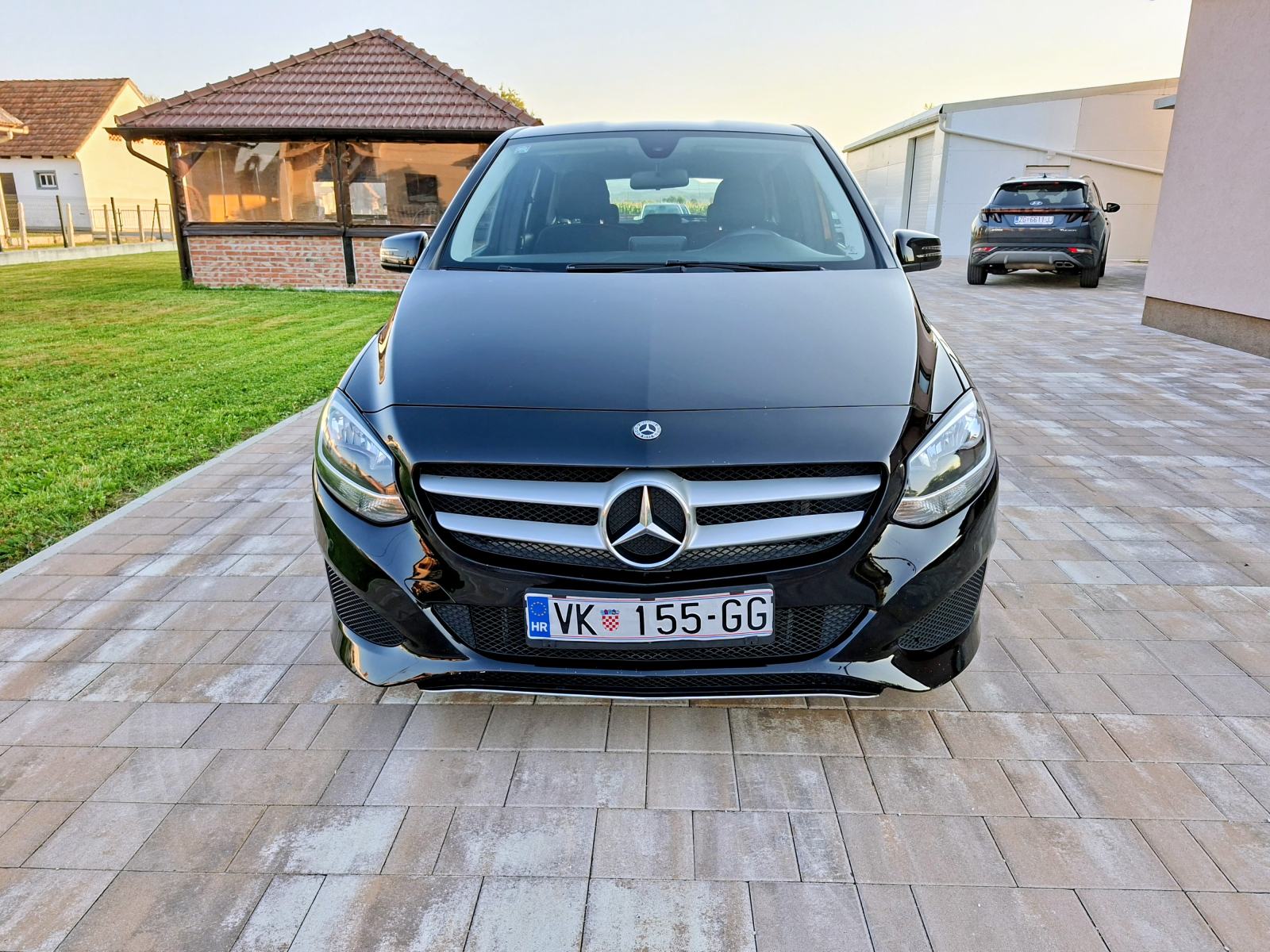 Mercedes-Benz B-klasa 200 **KLIMA** ODLICAN **KREDIT-KARTICE**, fotografija 2