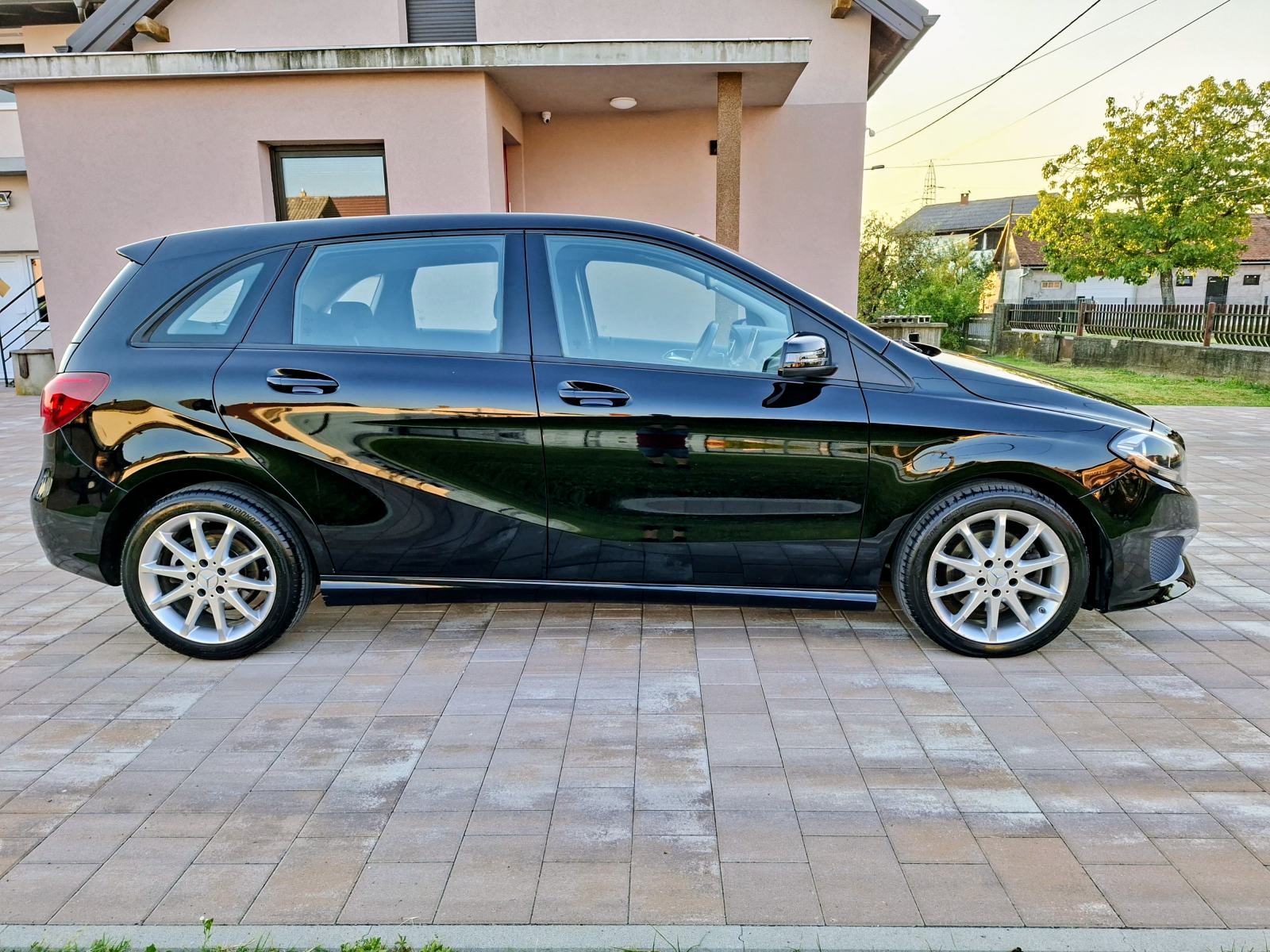 Mercedes-Benz B-klasa 200 **KLIMA** ODLICAN **KREDIT-KARTICE**, fotografija 4
