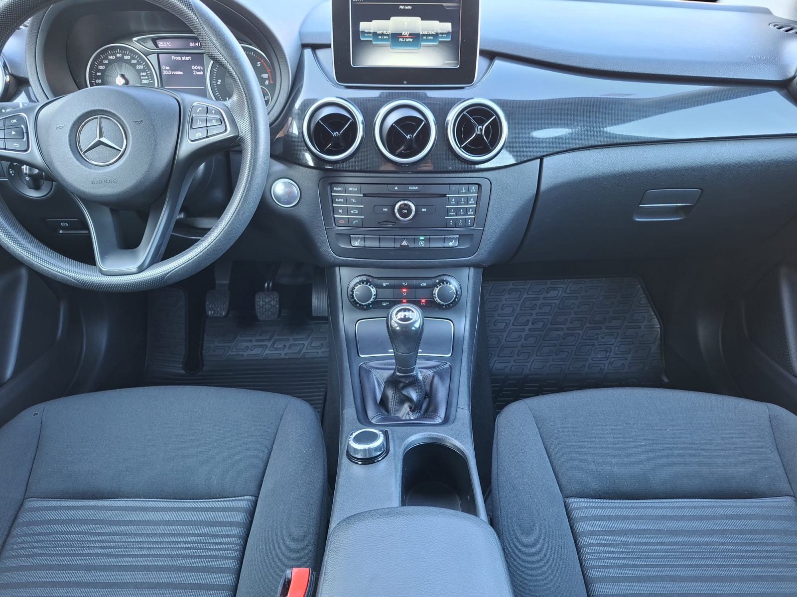 Mercedes-Benz B-klasa 200 **KLIMA** ODLICAN **KREDIT-KARTICE**, fotografija 16