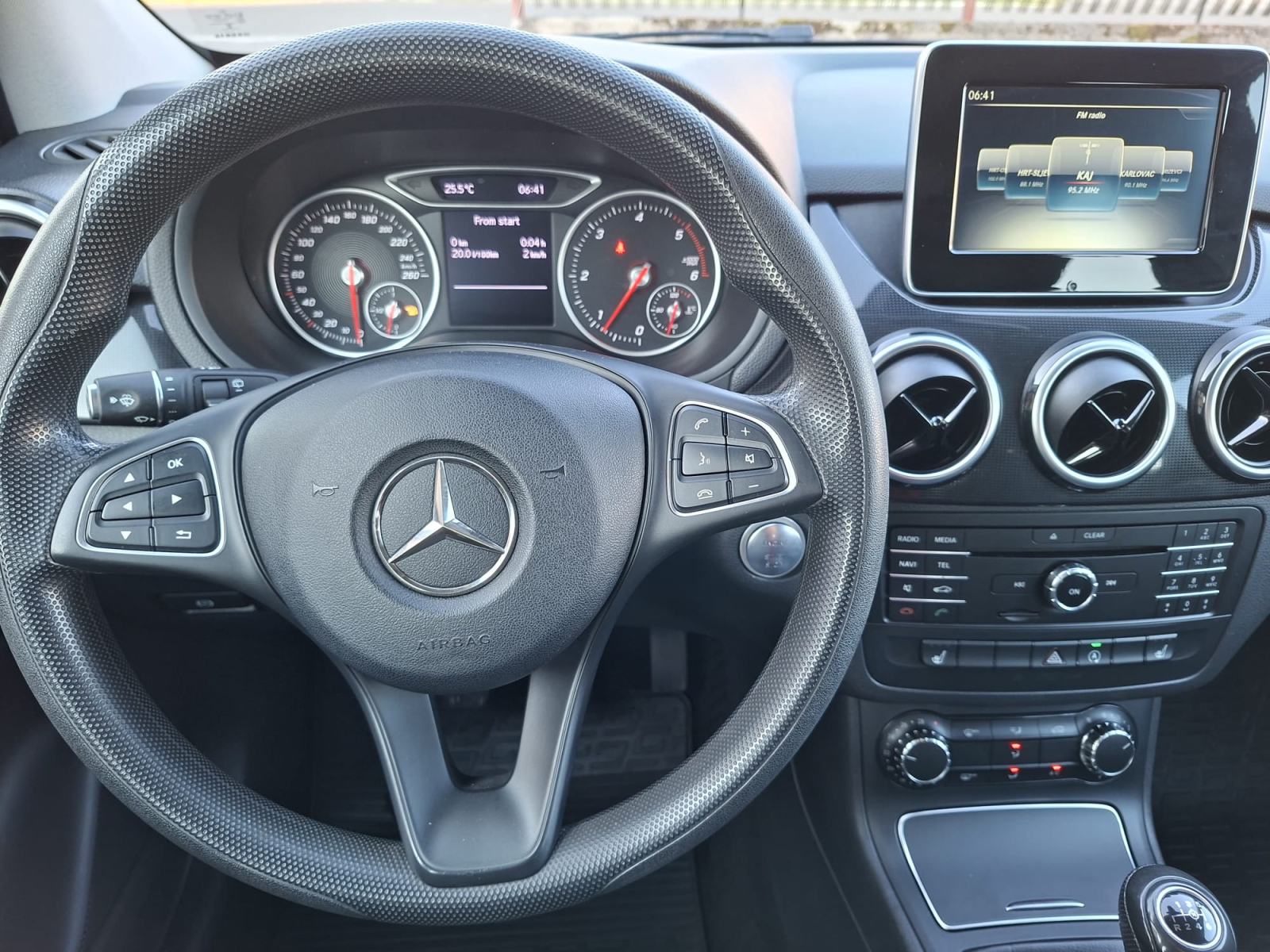 Mercedes-Benz B-klasa 200 **KLIMA** ODLICAN **KREDIT-KARTICE**, fotografija 10