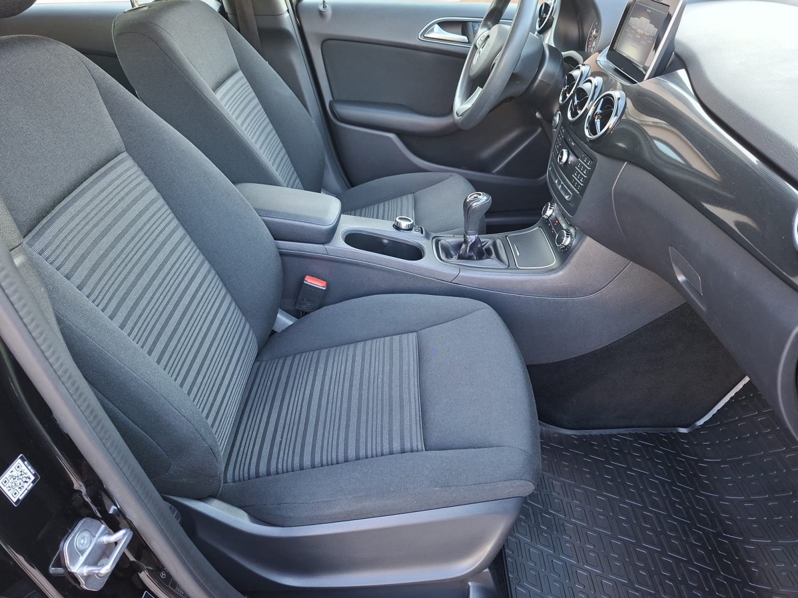 Mercedes-Benz B-klasa 200 **KLIMA** ODLICAN **KREDIT-KARTICE**, fotografija 13