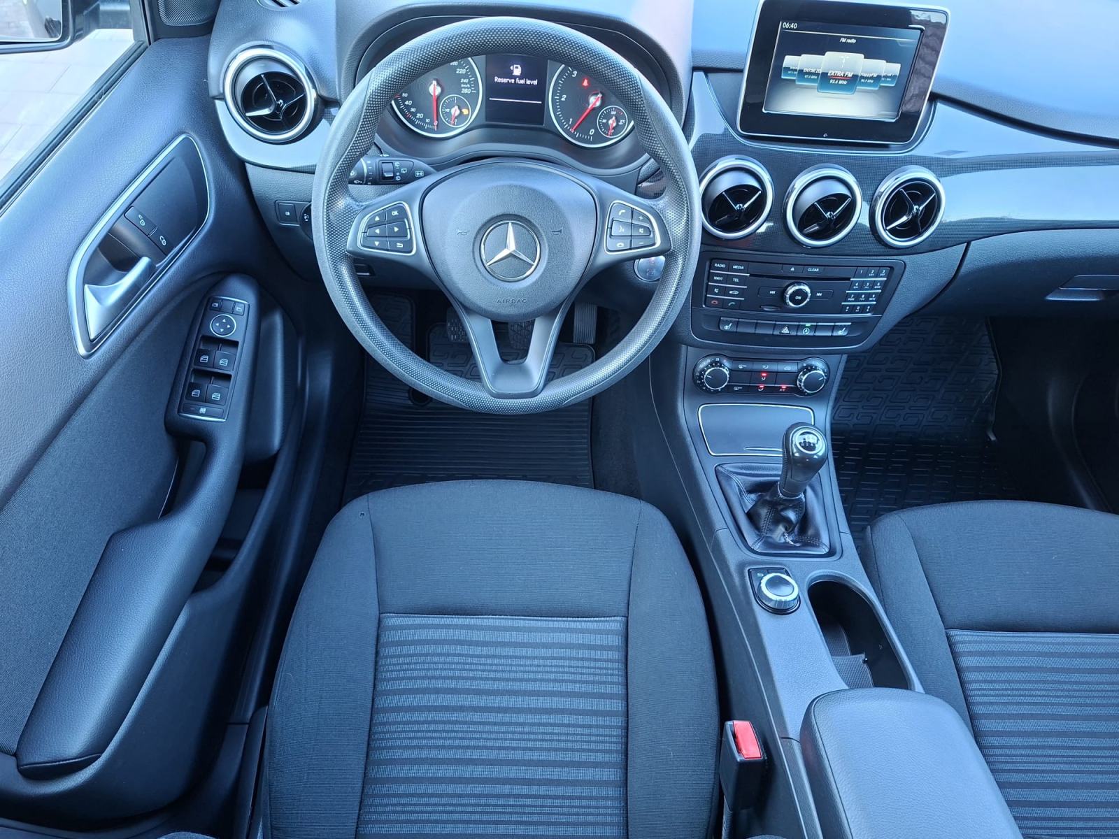 Mercedes-Benz B-klasa 200 **KLIMA** ODLICAN **KREDIT-KARTICE**, fotografija 19