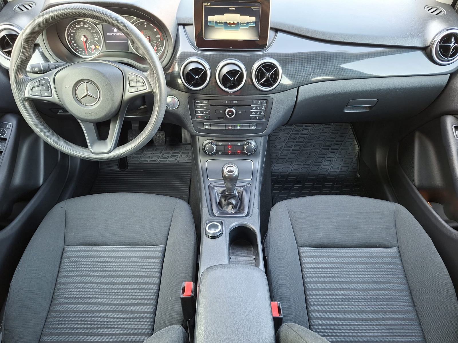 Mercedes-Benz B-klasa 200 **KLIMA** ODLICAN **KREDIT-KARTICE**, fotografija 9