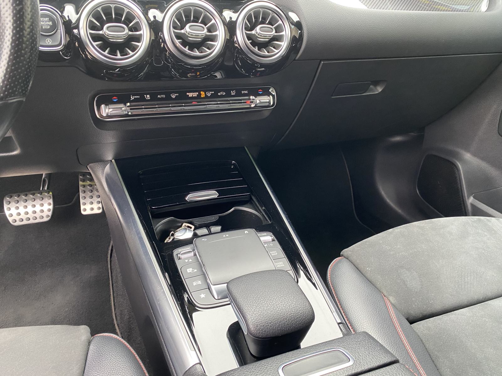 Mercedes-Benz B-klasa 200d AMG/AUTOMATIK//18”/LED, fotografija 15