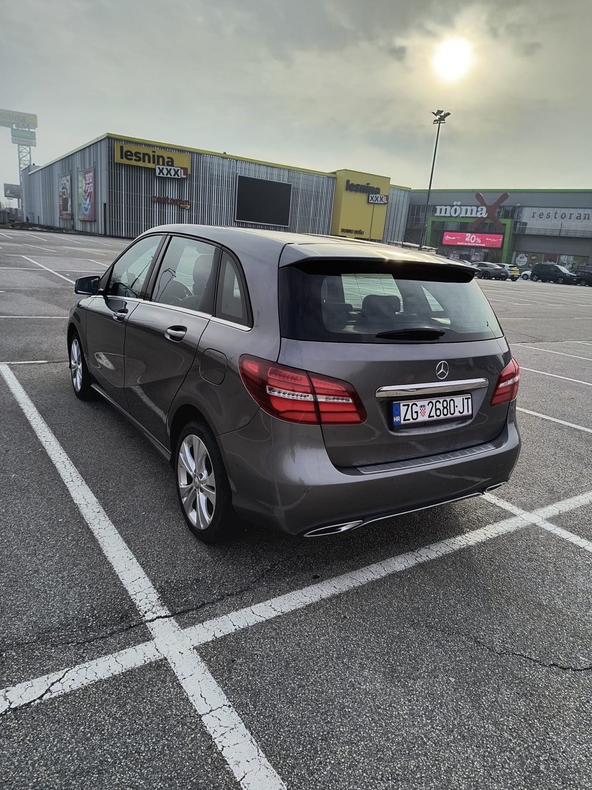 Mercedes-Benz B klasa 200d, fotografija 5