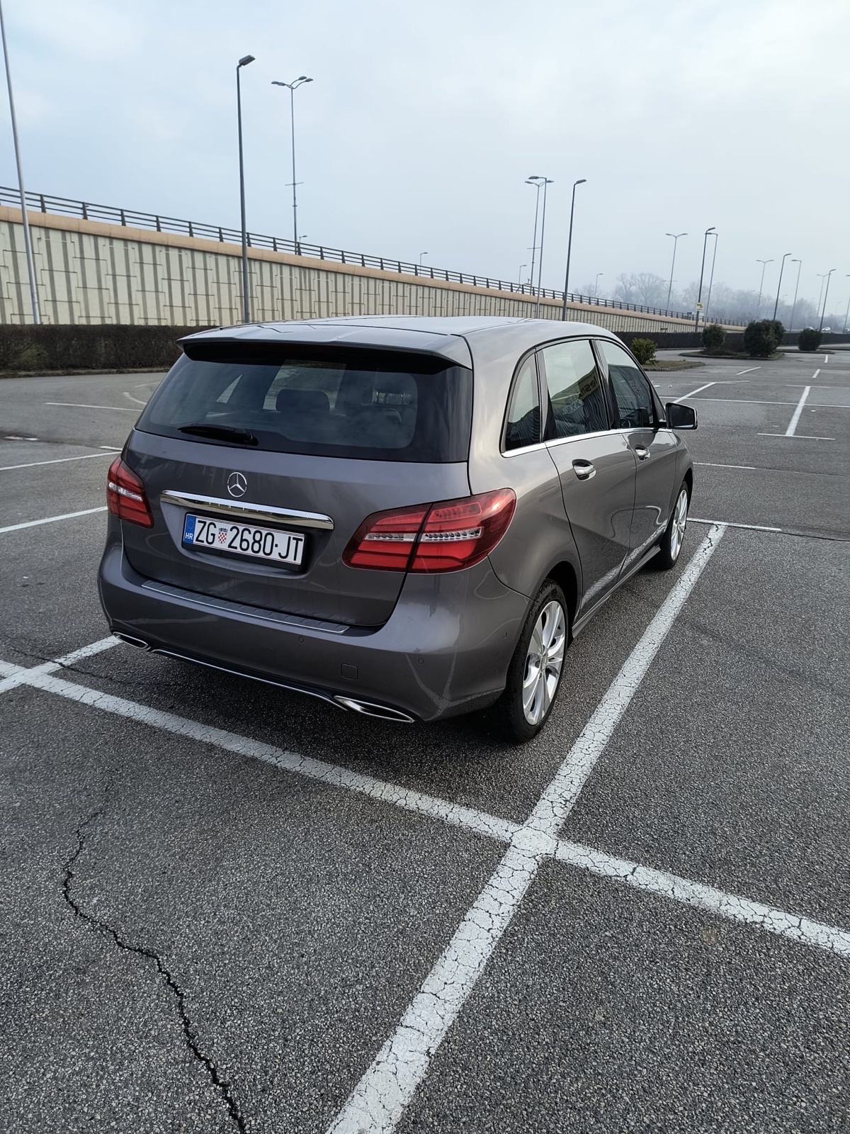 Mercedes-Benz B klasa 200d, fotografija 6