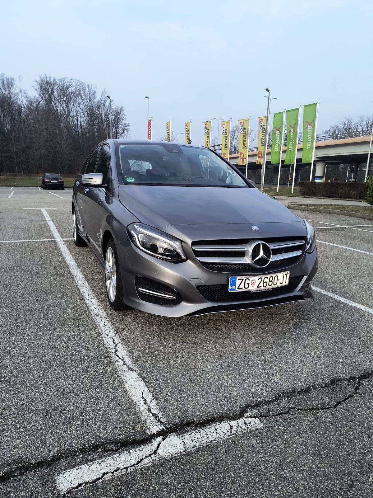 Mercedes-Benz B klasa 200d, fotografija 2