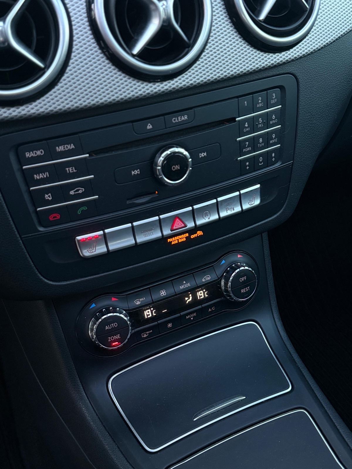 Mercedes-Benz B-klasa 220 4MATIC automatik, fotografija 7