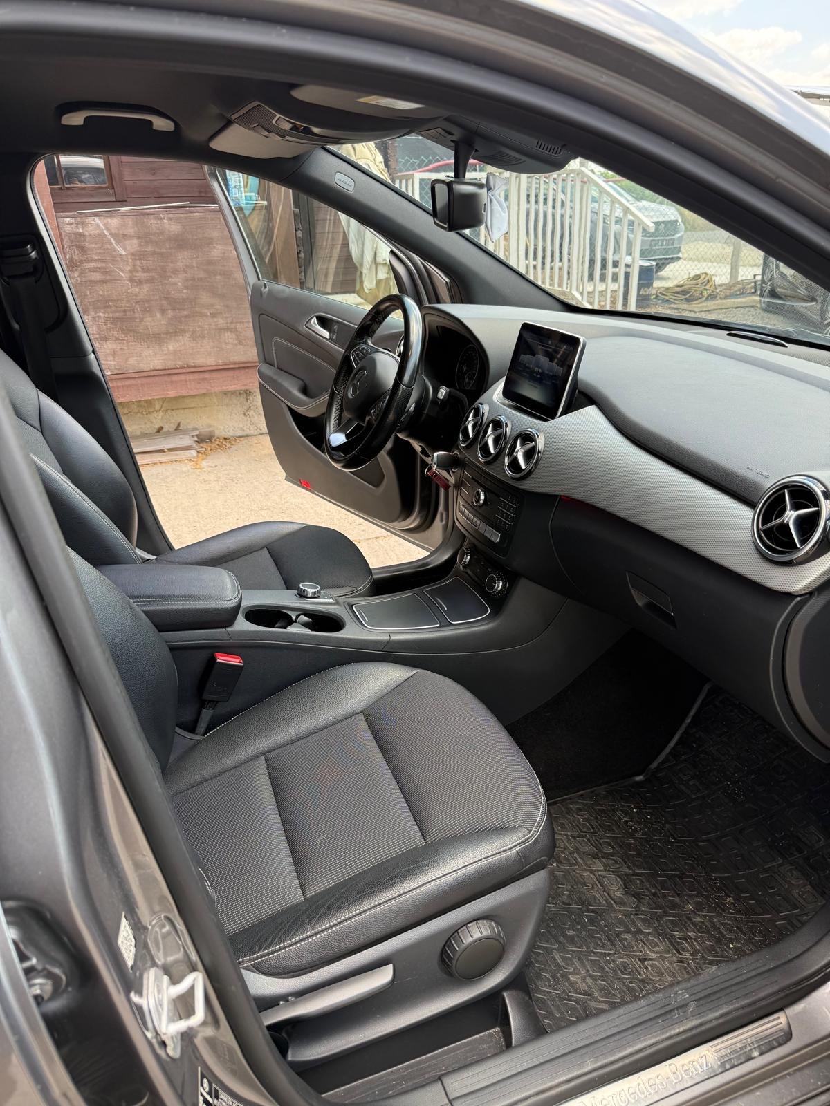 Mercedes-Benz B-klasa 220 CDI automatik, fotografija 7