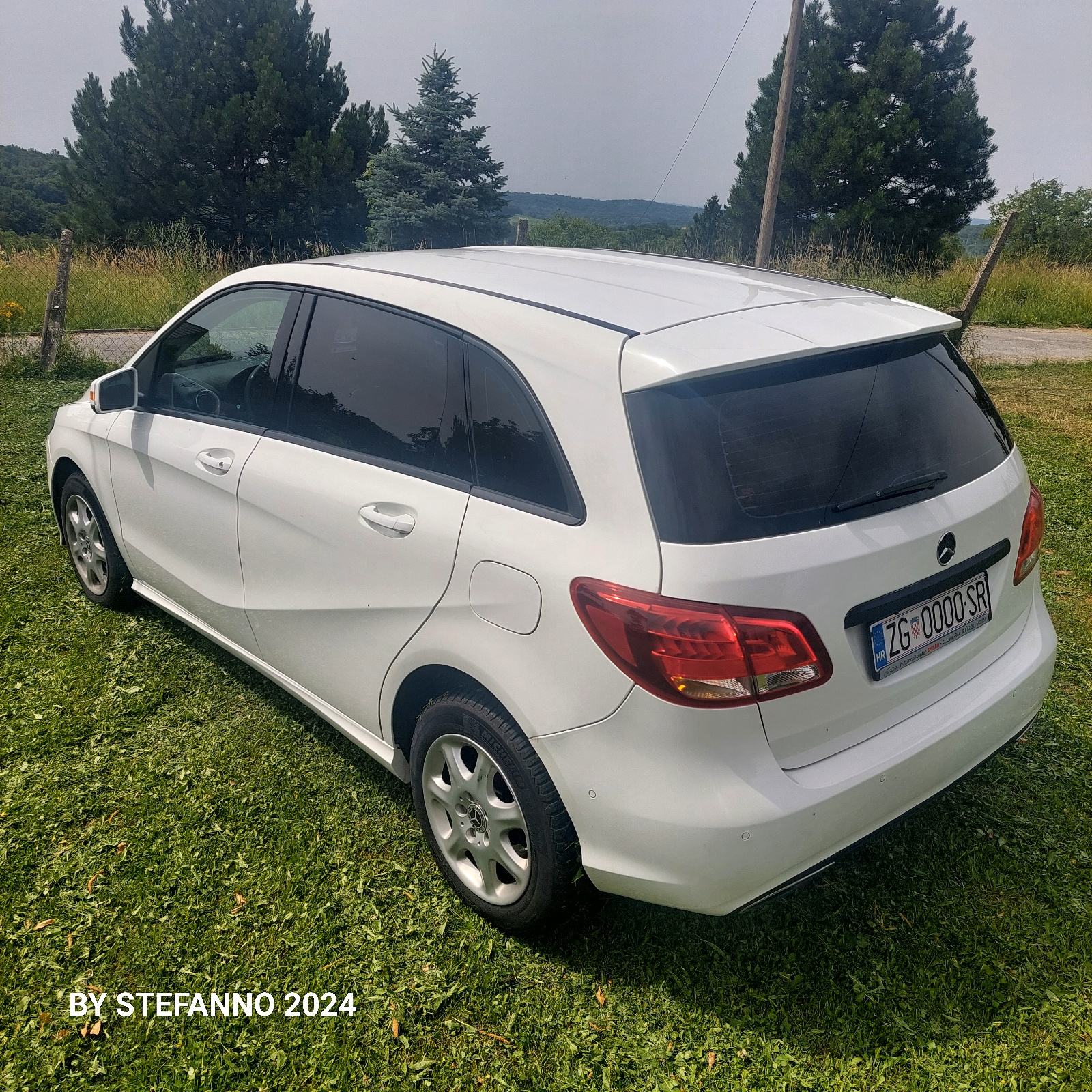 Mercedes-Benz B-klasa 220 d, fotografija 4