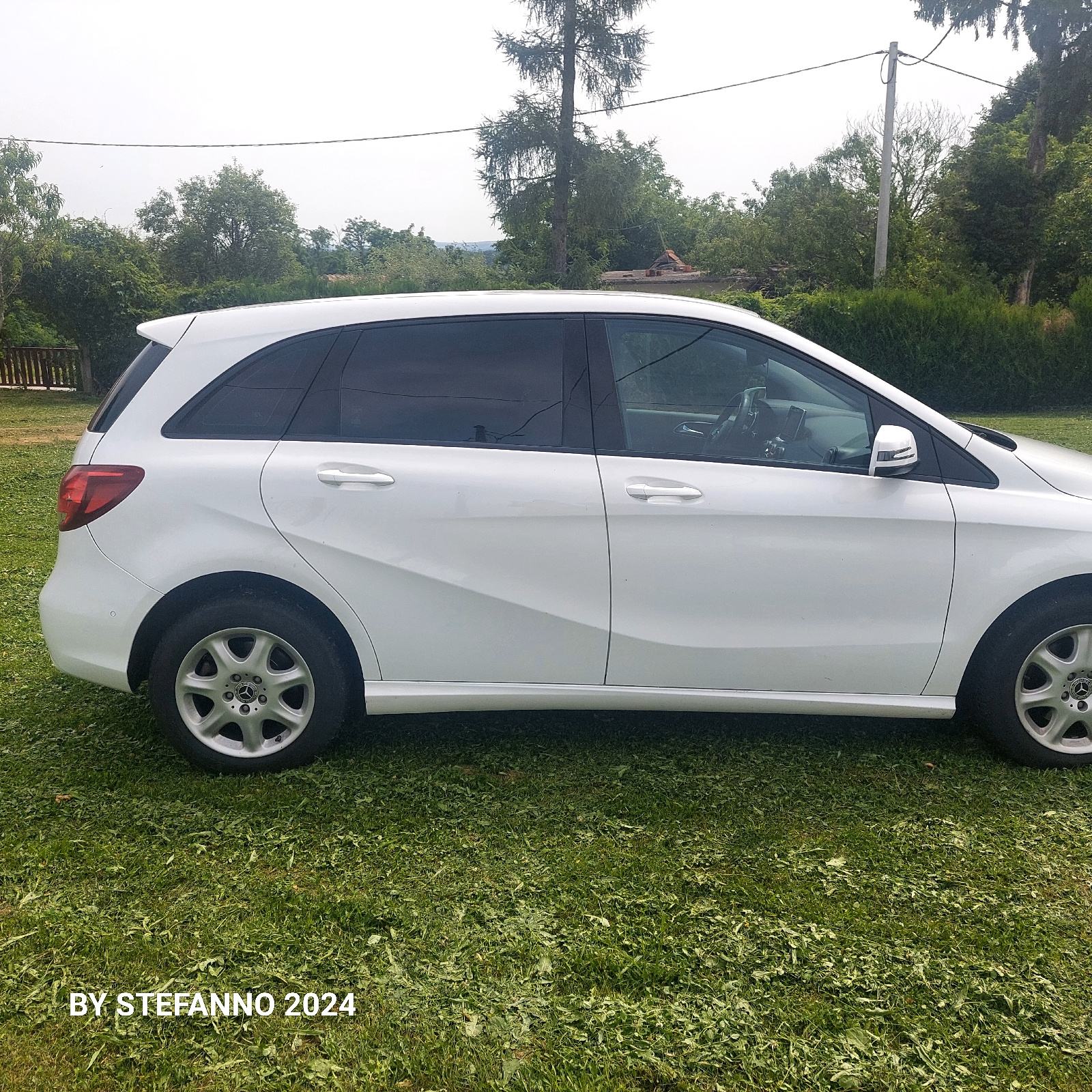 Mercedes-Benz B-klasa 220 d, fotografija 13