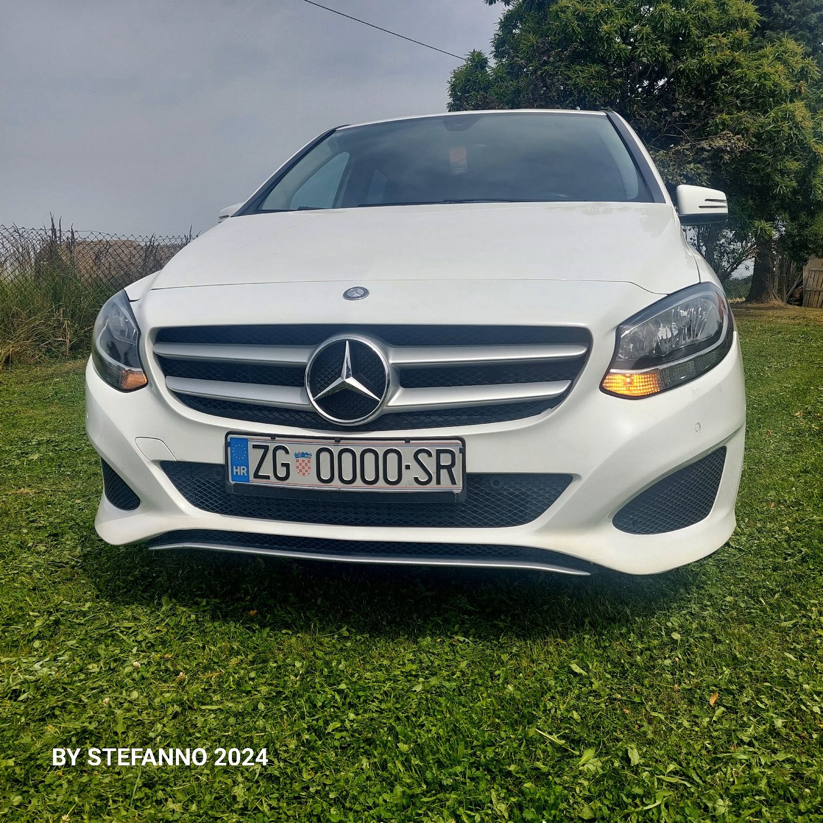 Mercedes-Benz B-klasa 220 d, fotografija 11