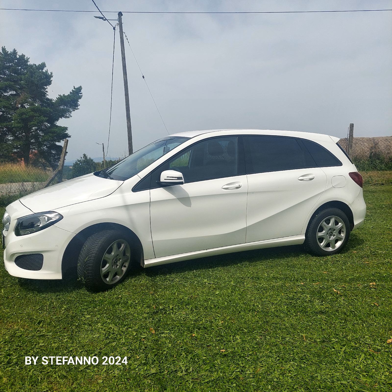 Mercedes-Benz B-klasa 220 d, fotografija 15