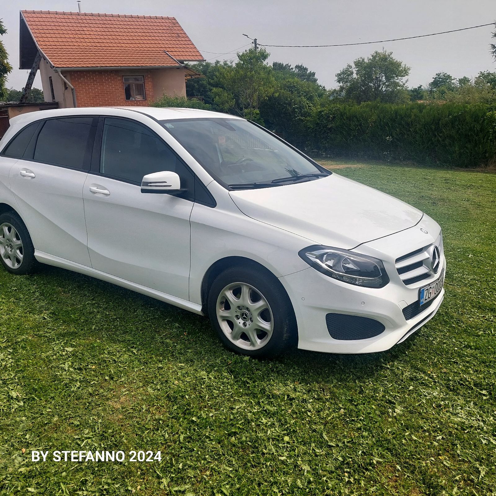 Mercedes-Benz B-klasa 220 d, fotografija 12