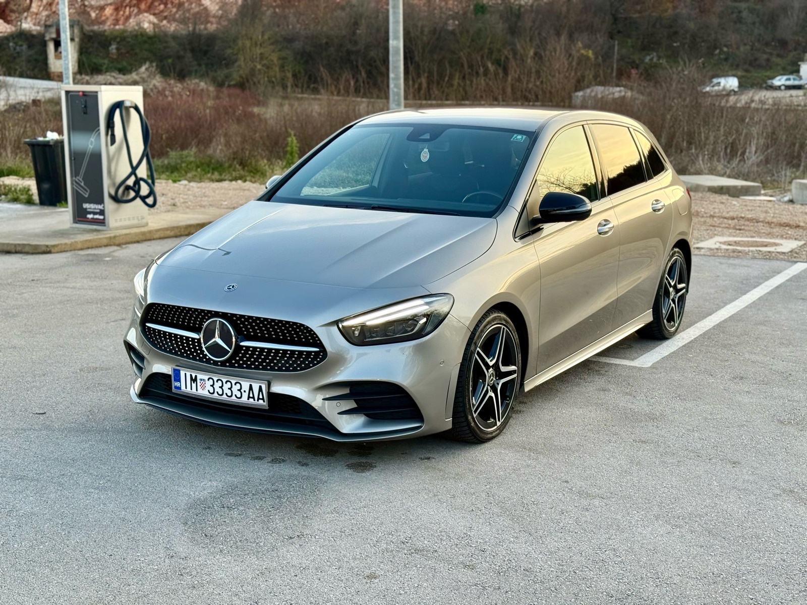 Mercedes-Benz B180d AMG automatik, fotografija 3