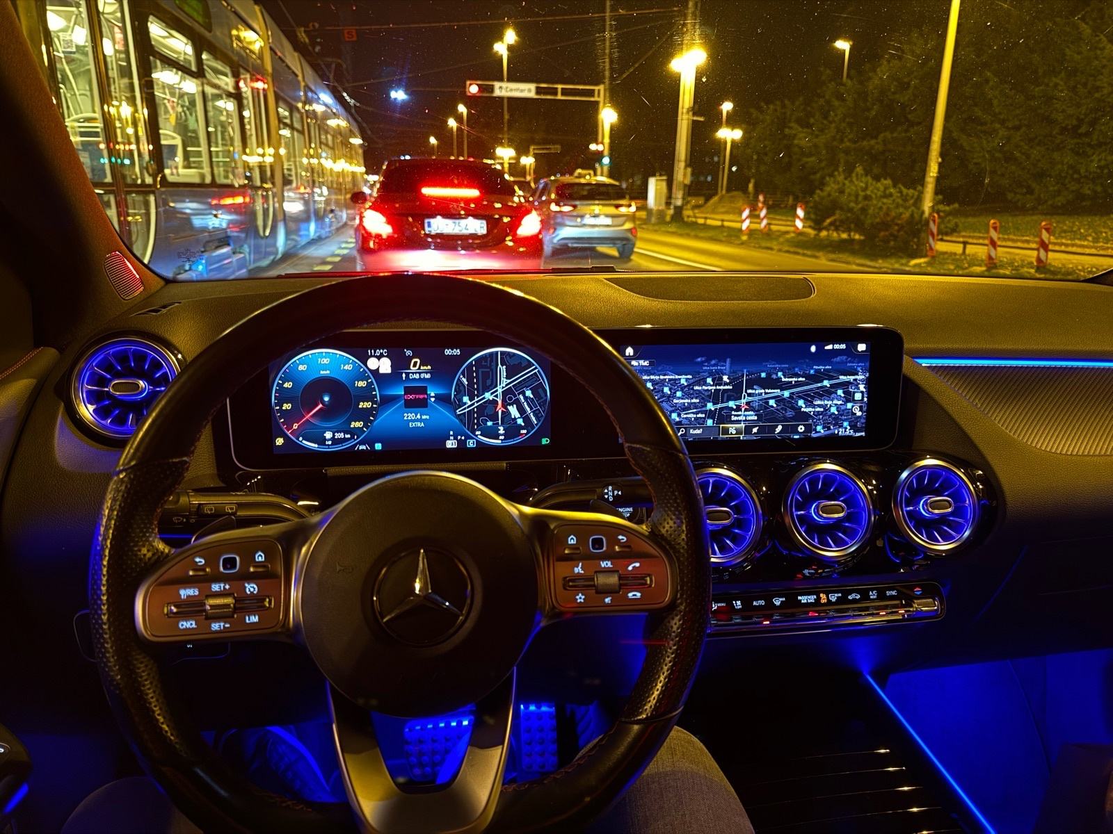 Mercedes-Benz B180d AMG automatik, fotografija 13
