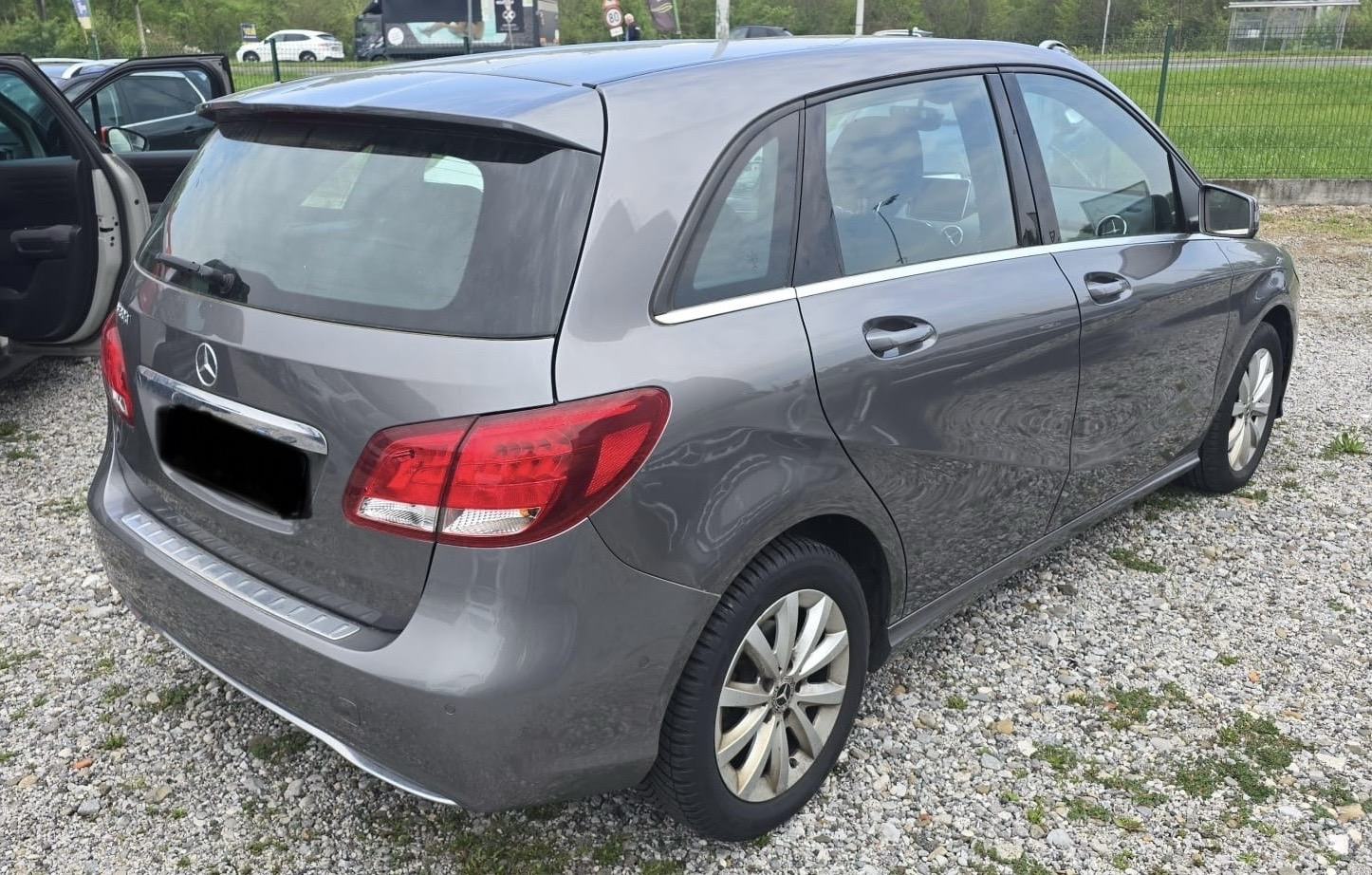 Mercedes-Benz B-klasa 180 diesel automatik, fotografija 3