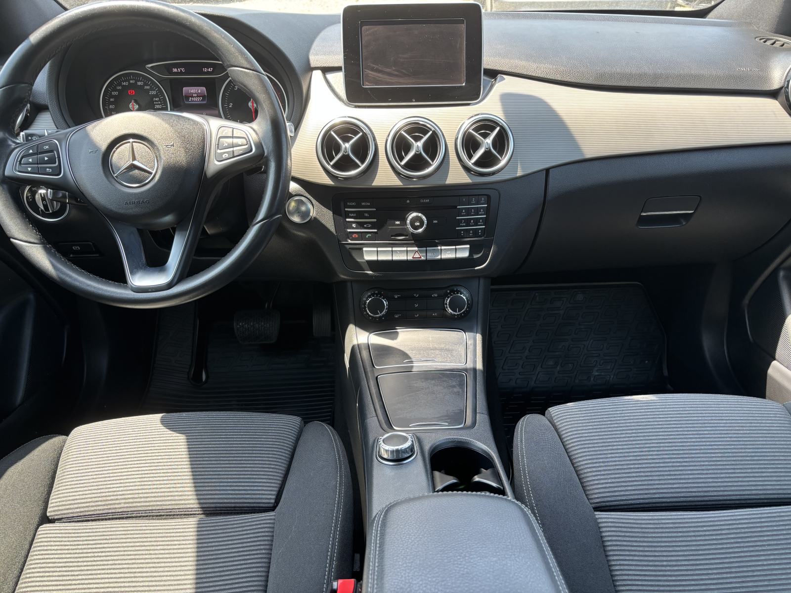Mercedes-Benz B-klasa 180 diesel automatik, fotografija 9