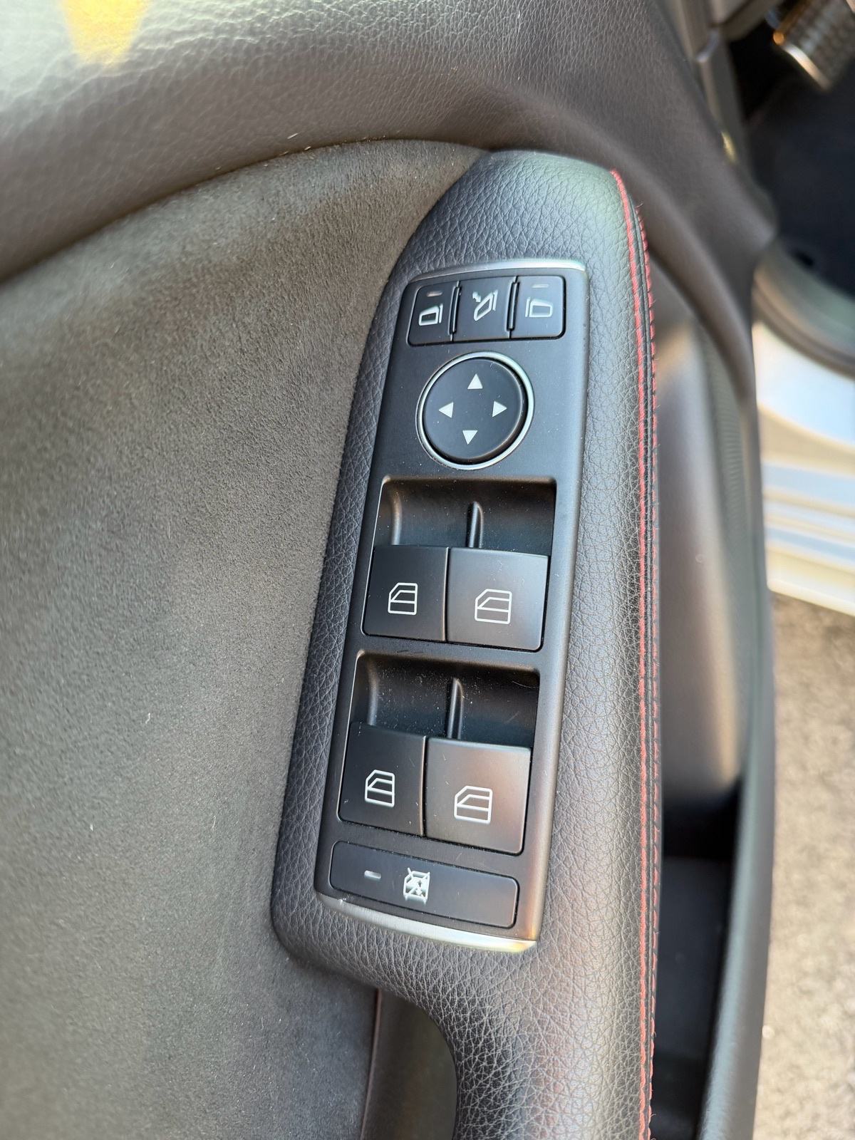 MERCEDES- BENZ B KLASA 200 CDI AUTOMATIK/AMG/PANORAMA/SERVISNA, fotografija 16