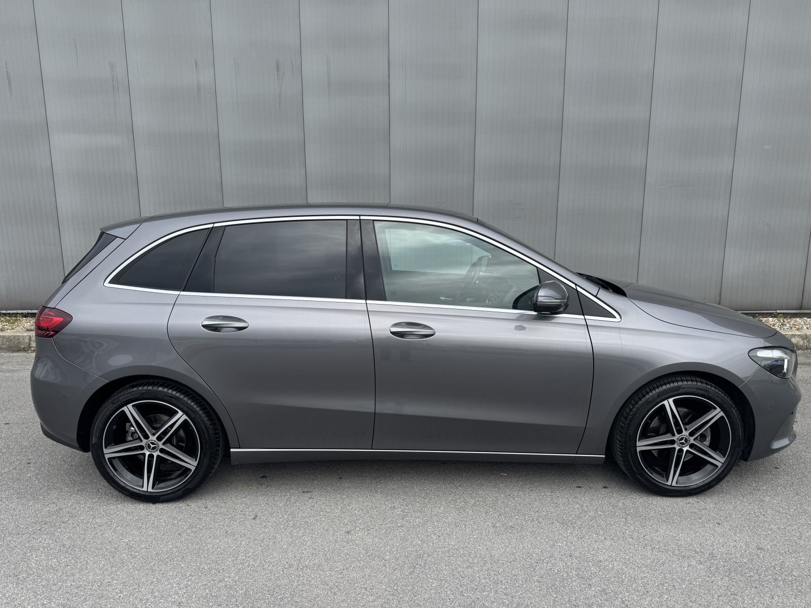 Mercedes-Benz B-klasa B 200 d Progresive, pogled izvana - slika 2