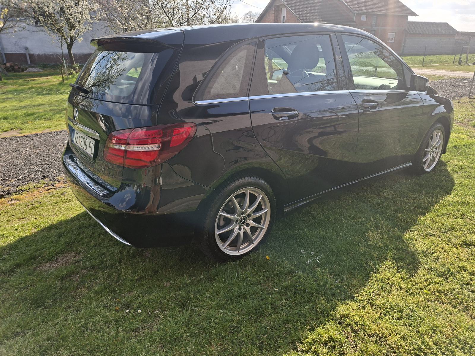 Mercedes-Benz B-klasa * 200d, fotografija 5