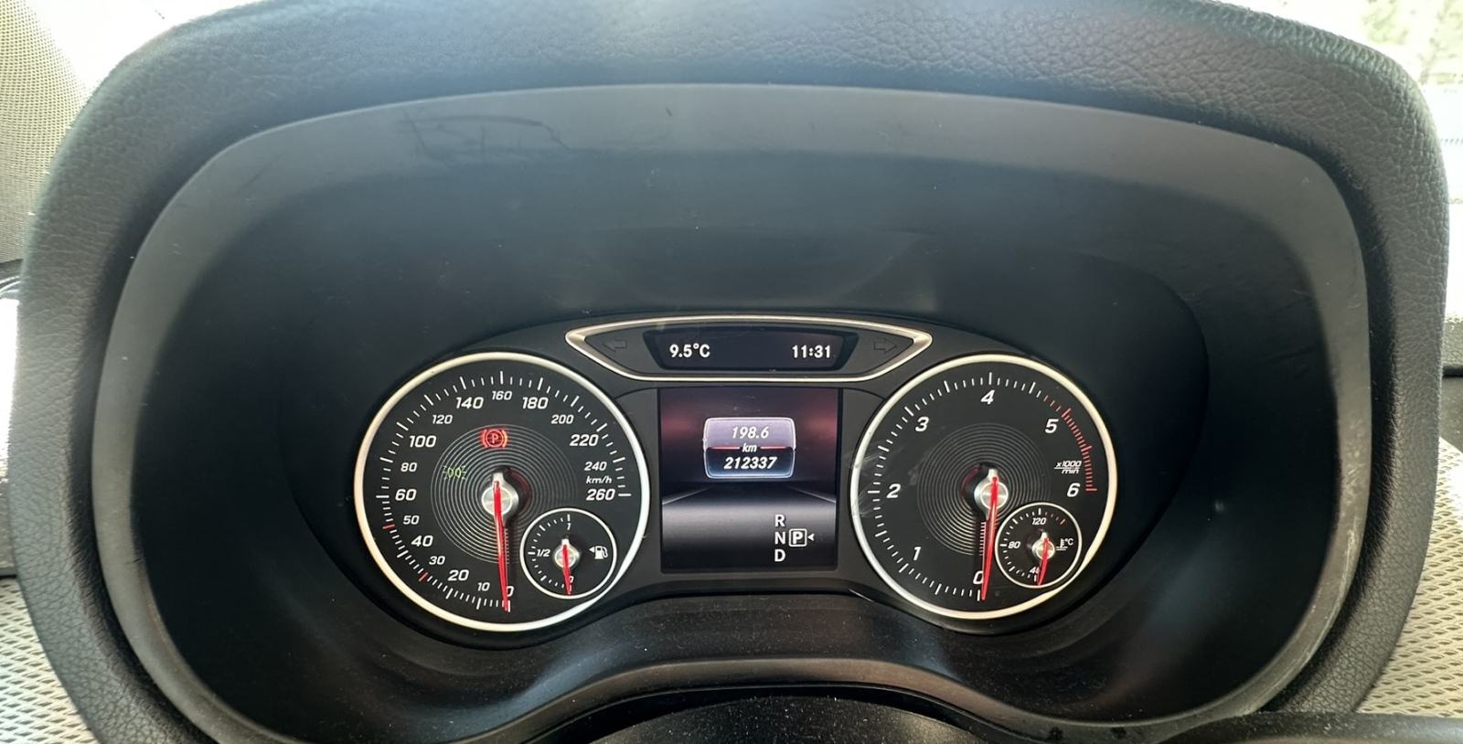 Mercedes-Benz B-klasa B180d automatik, stražnja kamera, LED svijetla, fotografija 9