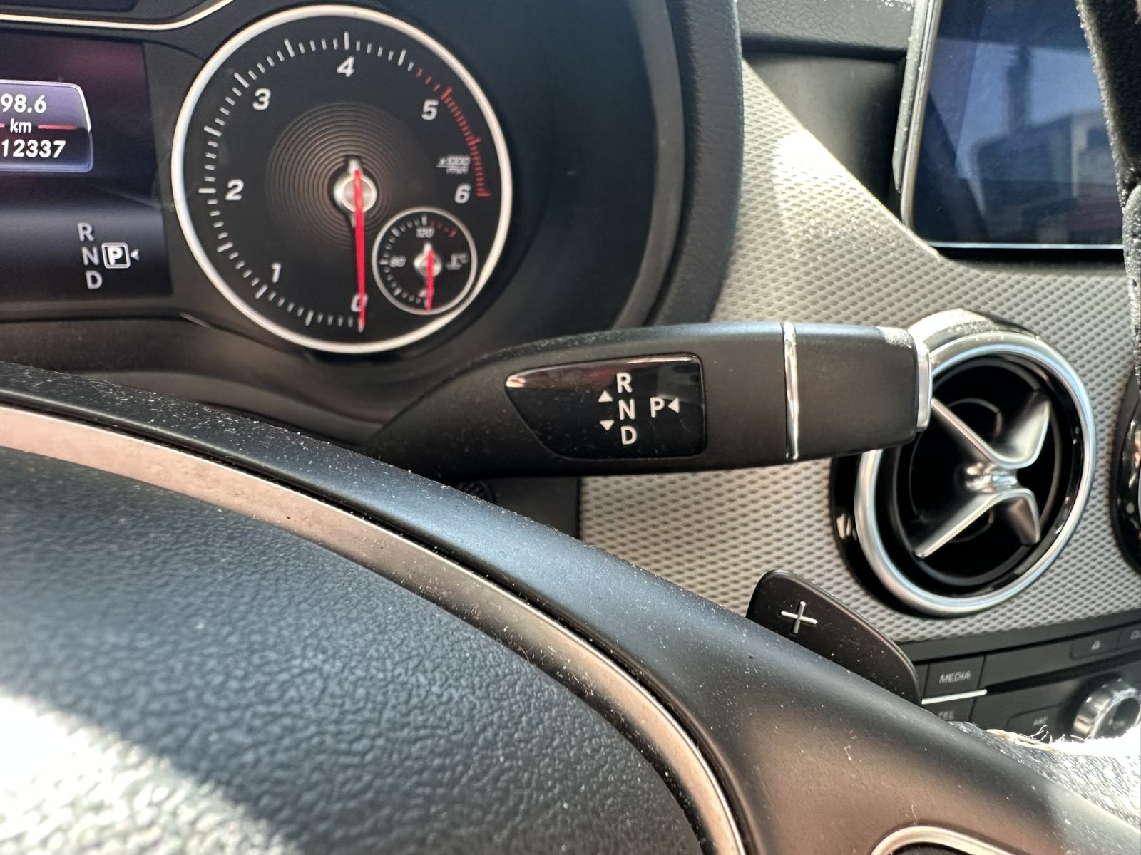 Mercedes-Benz B-klasa B180d automatik, stražnja kamera, LED svijetla, fotografija 12