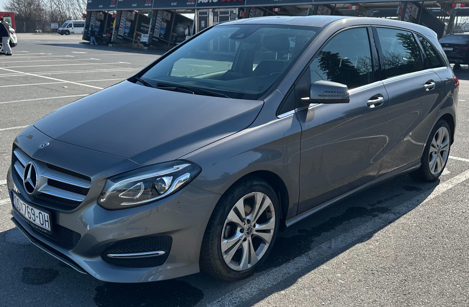 Mercedes-Benz B-klasa B180d automatik, stražnja kamera, LED svijetla, fotografija 3