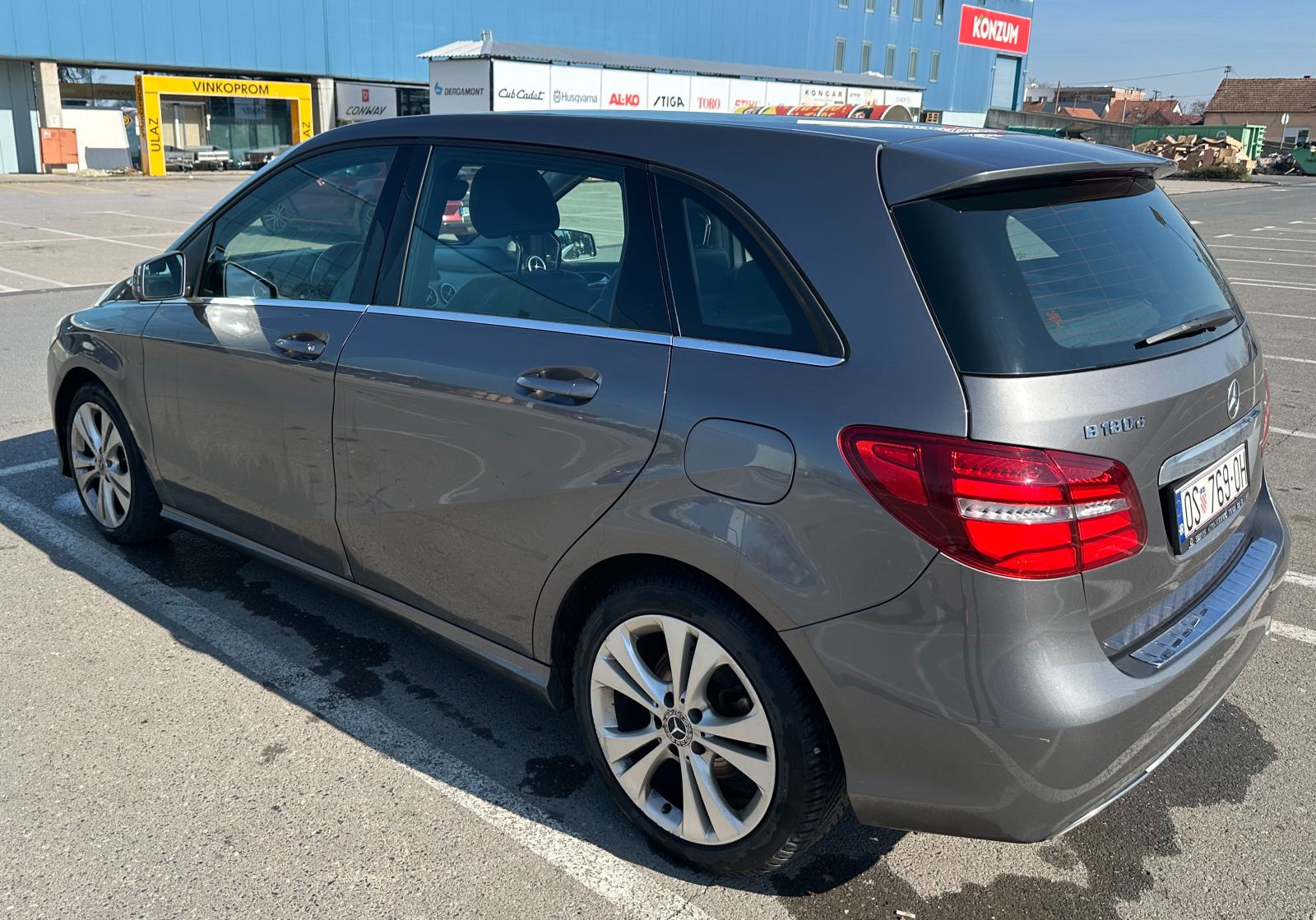 Mercedes-Benz B-klasa B180d automatik, stražnja kamera, LED svijetla, fotografija 5