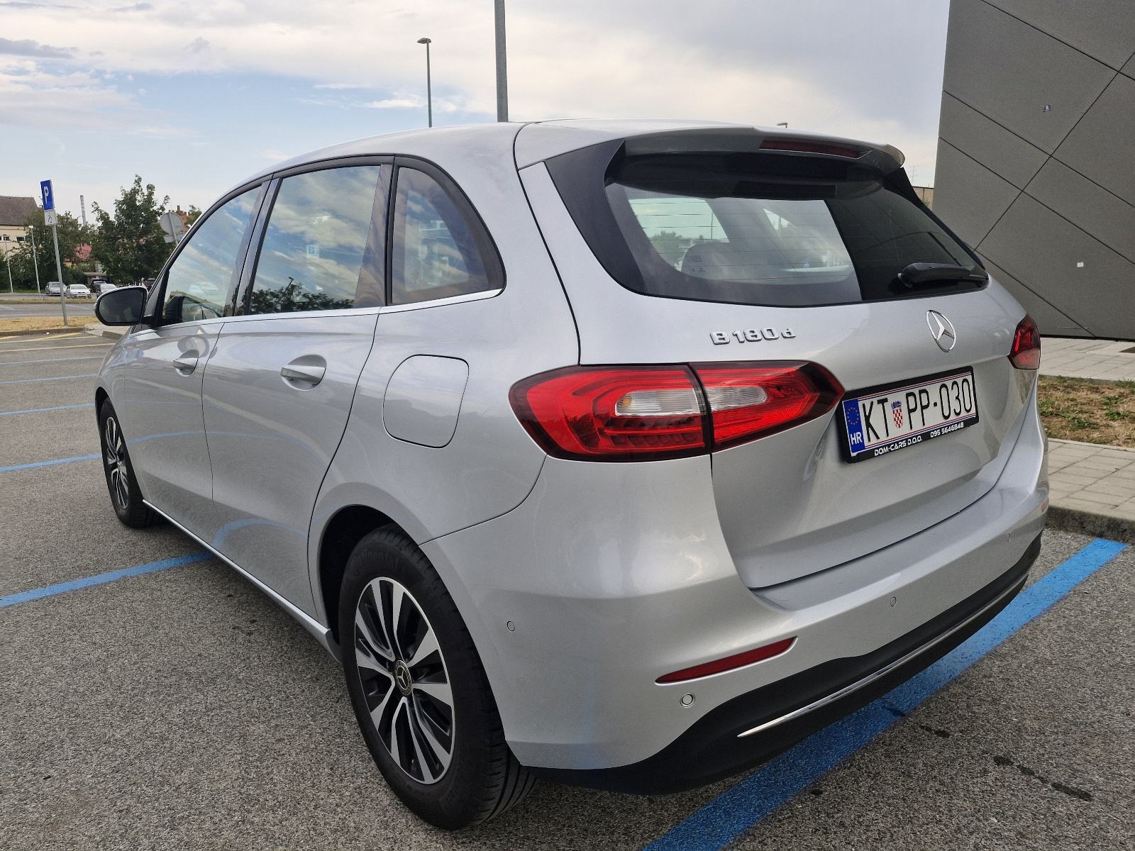 MERCEDES BENZ B180 AUTOMATIK, JAMSTVO 1.GOD, STYLE, TOP STANJE, fotografija 3