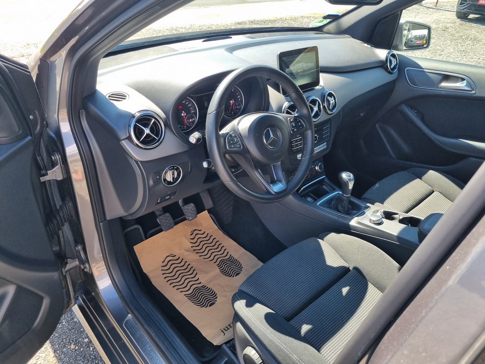 Mercedes-Benz B180, Style, BENZINAC, klima, tempomat, navy..., fotografija 12