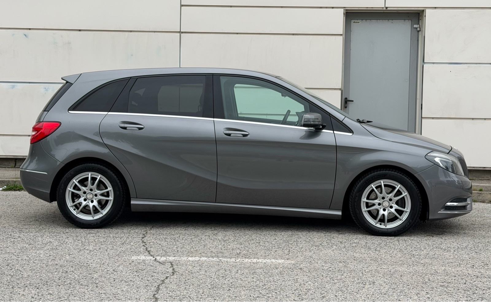 Mercedes-Benz- B180cdi/Urban/Reg06-27/LED/1.Ruka/Servisna uredna, fotografija 5