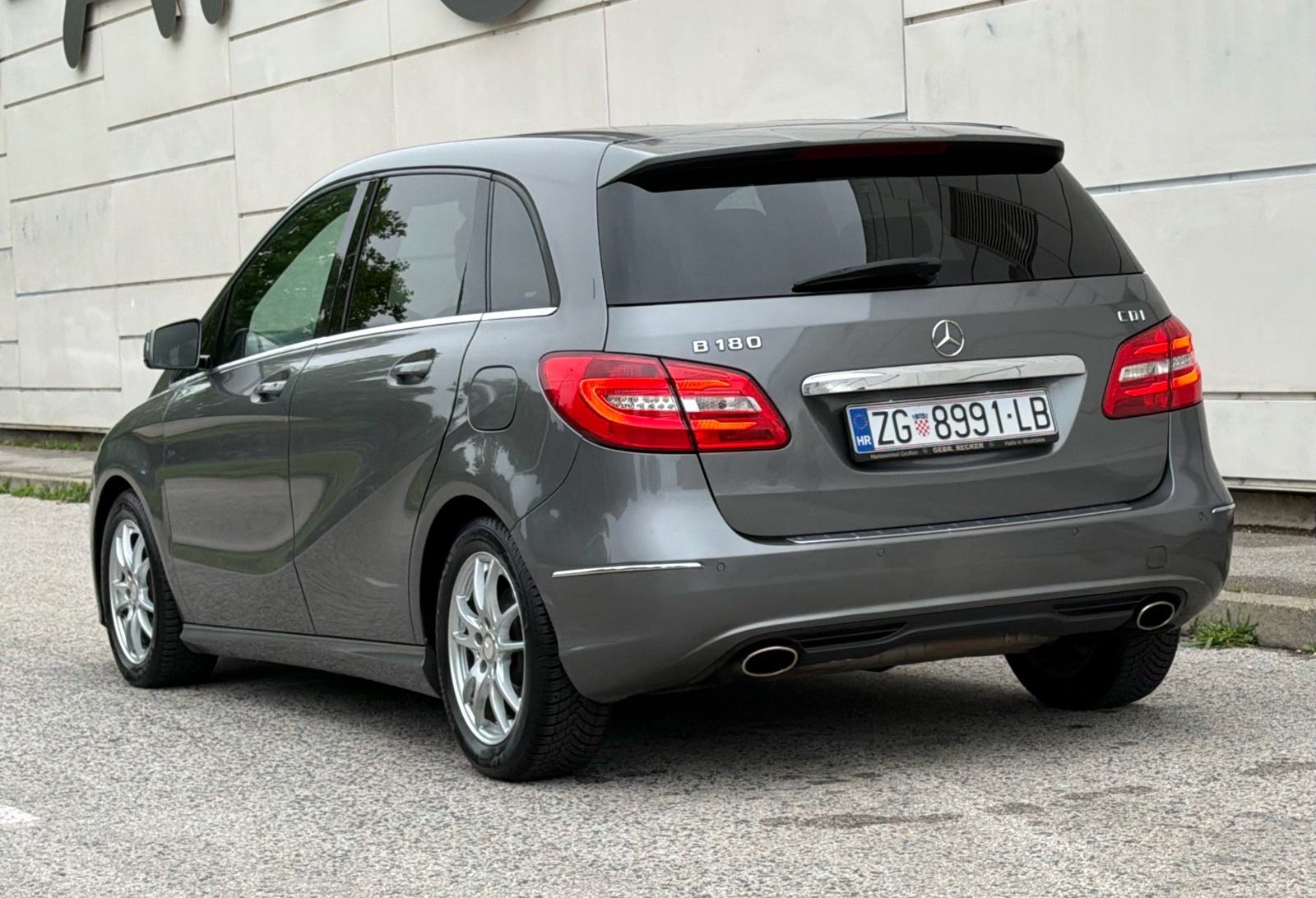 Mercedes-Benz- B180cdi/Urban/Reg06-27/LED/1.Ruka/Servisna uredna, fotografija 3