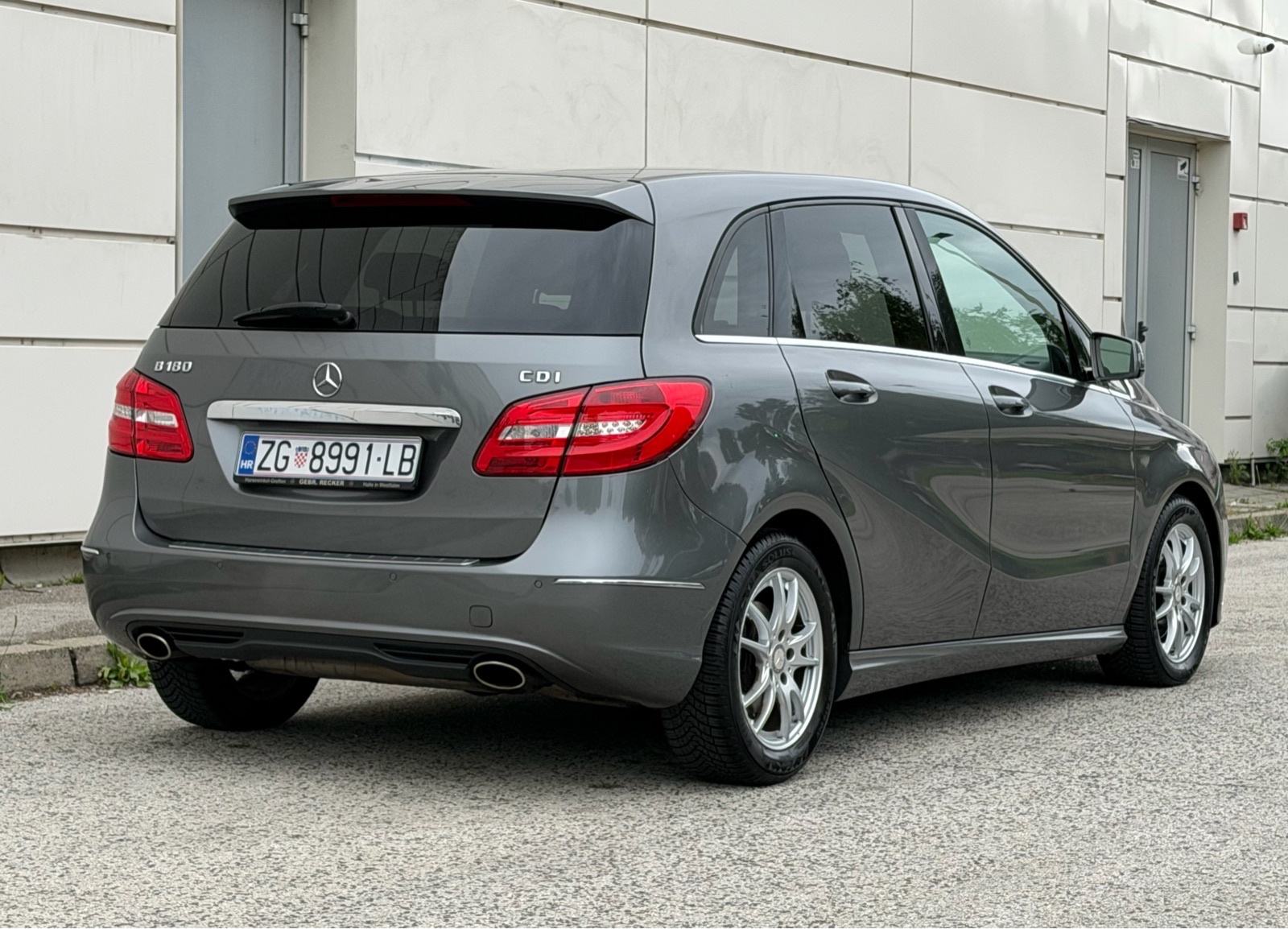 Mercedes-Benz- B180cdi/Urban/Reg06-27/LED/1.Ruka/Servisna uredna, fotografija 4