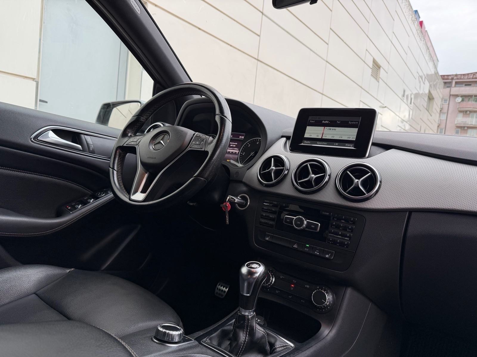 Mercedes-Benz- B180cdi/Urban/Reg06-27/LED/1.Ruka/Servisna uredna, fotografija 13