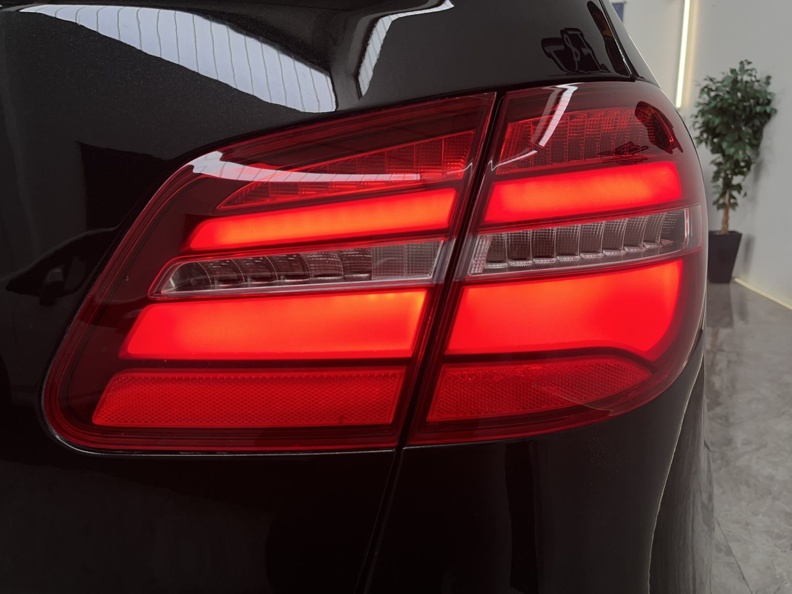 Mercedes-Benz B200D AMG-LINE PANORAMA LED KAMERA ALU18, fotografija 18