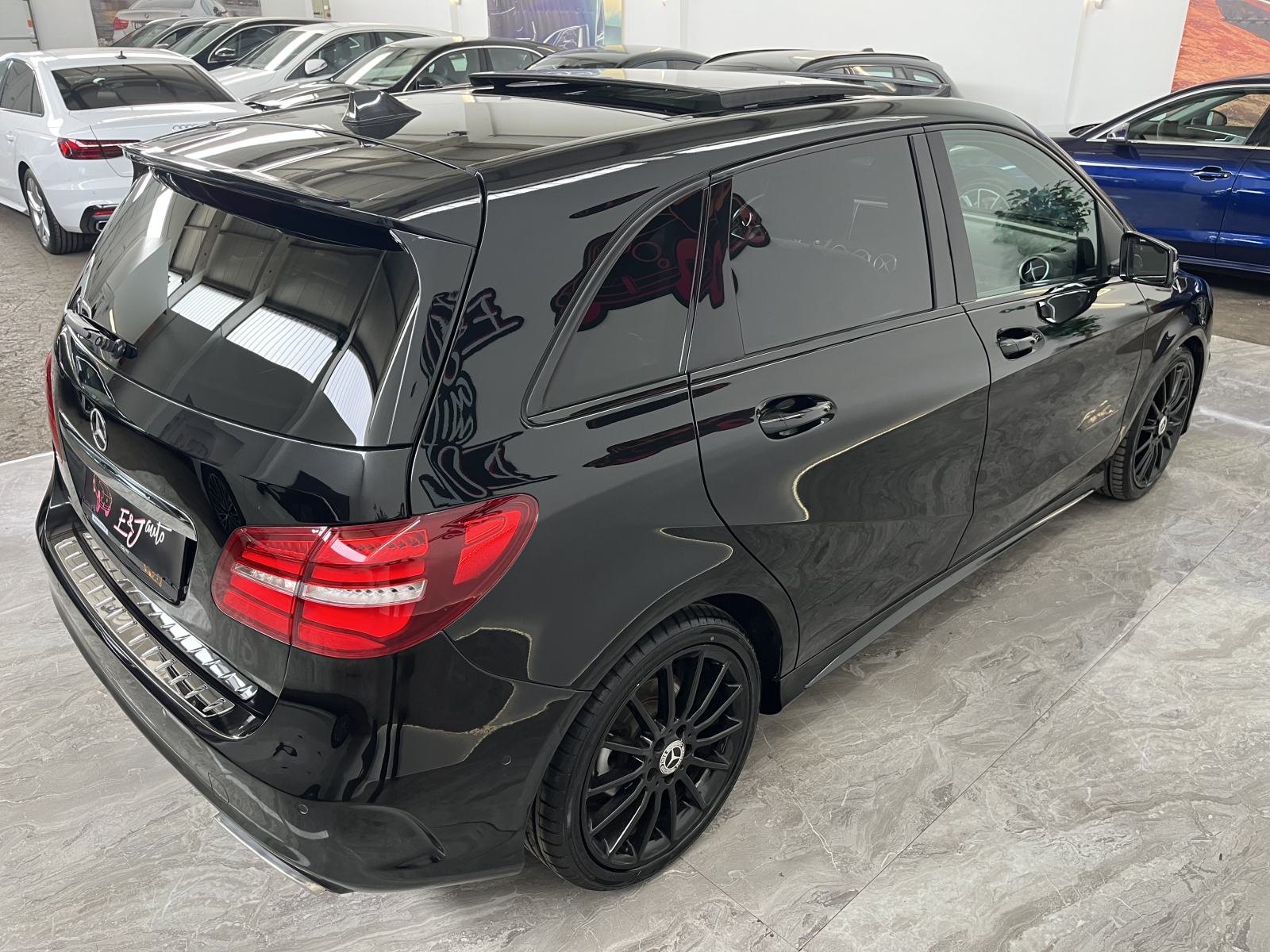 Mercedes-Benz B200D AMG-LINE PANORAMA LED KAMERA ALU18, fotografija 5