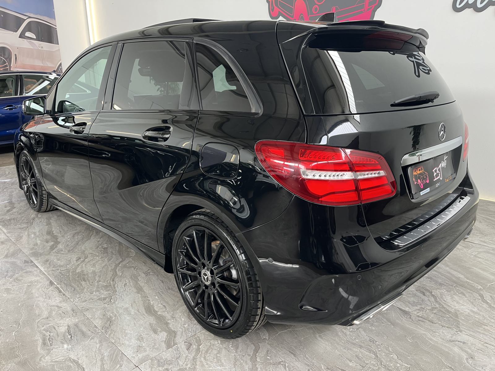 Mercedes-Benz B200D AMG-LINE PANORAMA LED KAMERA ALU18, fotografija 4