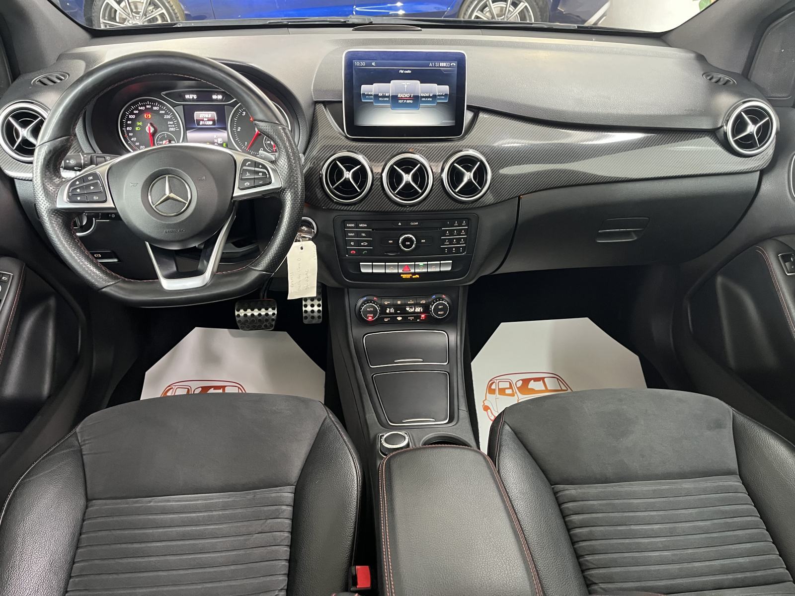 Mercedes-Benz B200D AMG-LINE PANORAMA LED KAMERA ALU18, fotografija 8