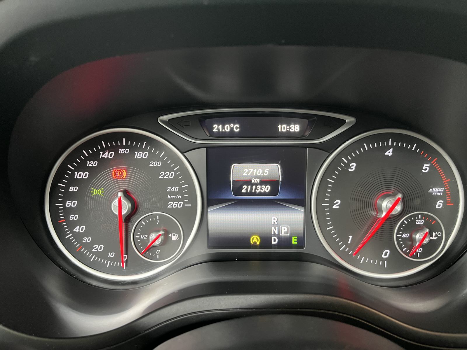 Mercedes-Benz B200D AMG-LINE PANORAMA LED KAMERA ALU18, fotografija 19