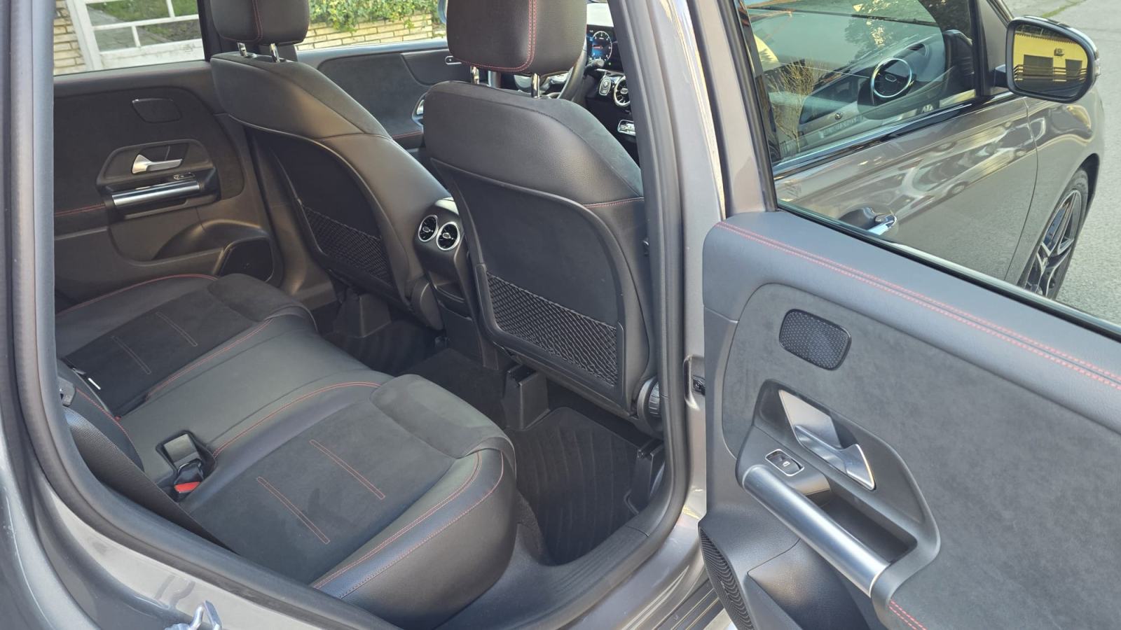 Mercedes B200d Aut. AMG / 360 Kamera / Widescreen / Multibeam LED /, fotografija 19
