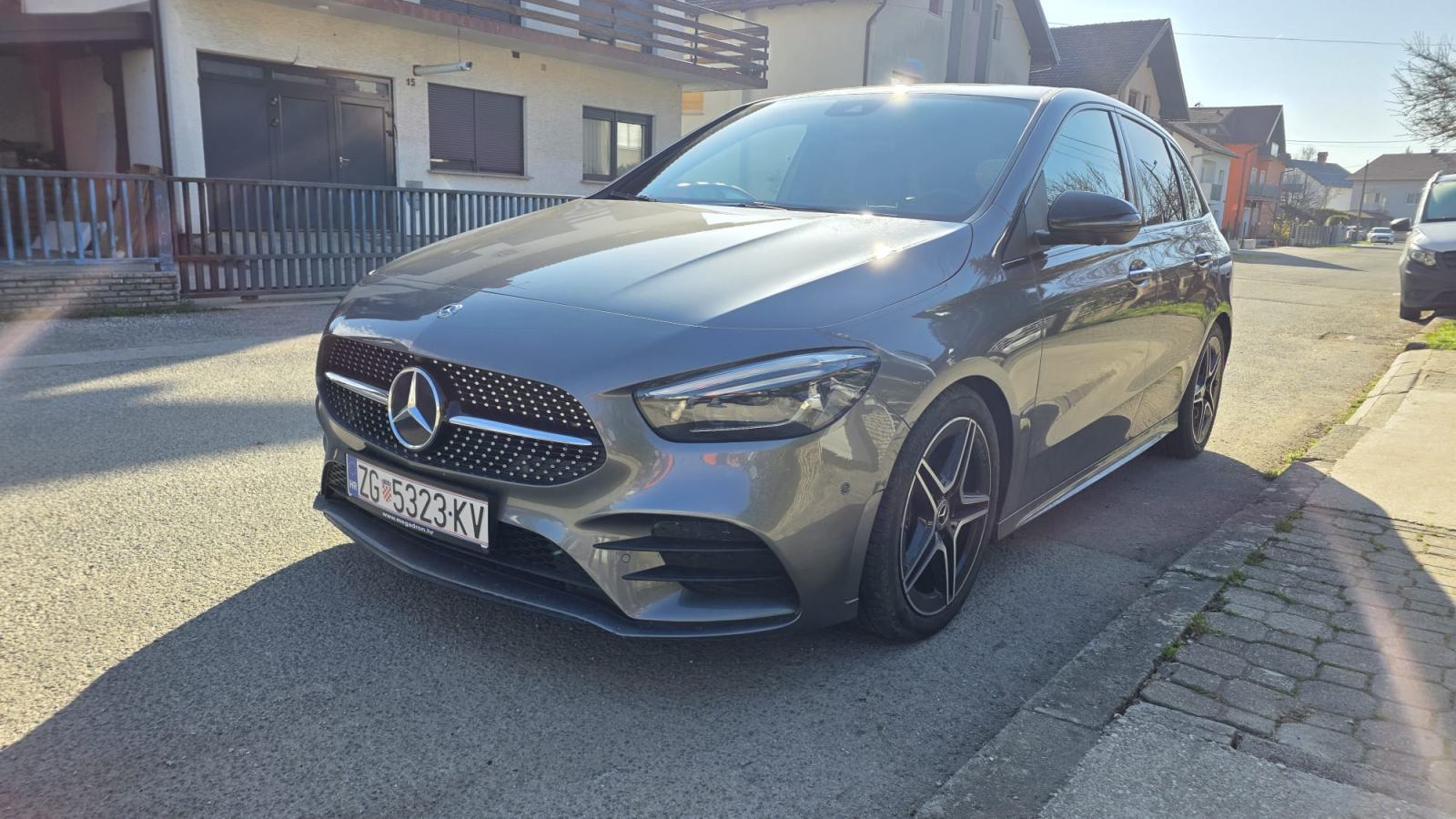 Mercedes B200d Aut. AMG / 360 Kamera / Widescreen / Multibeam LED /, fotografija 4