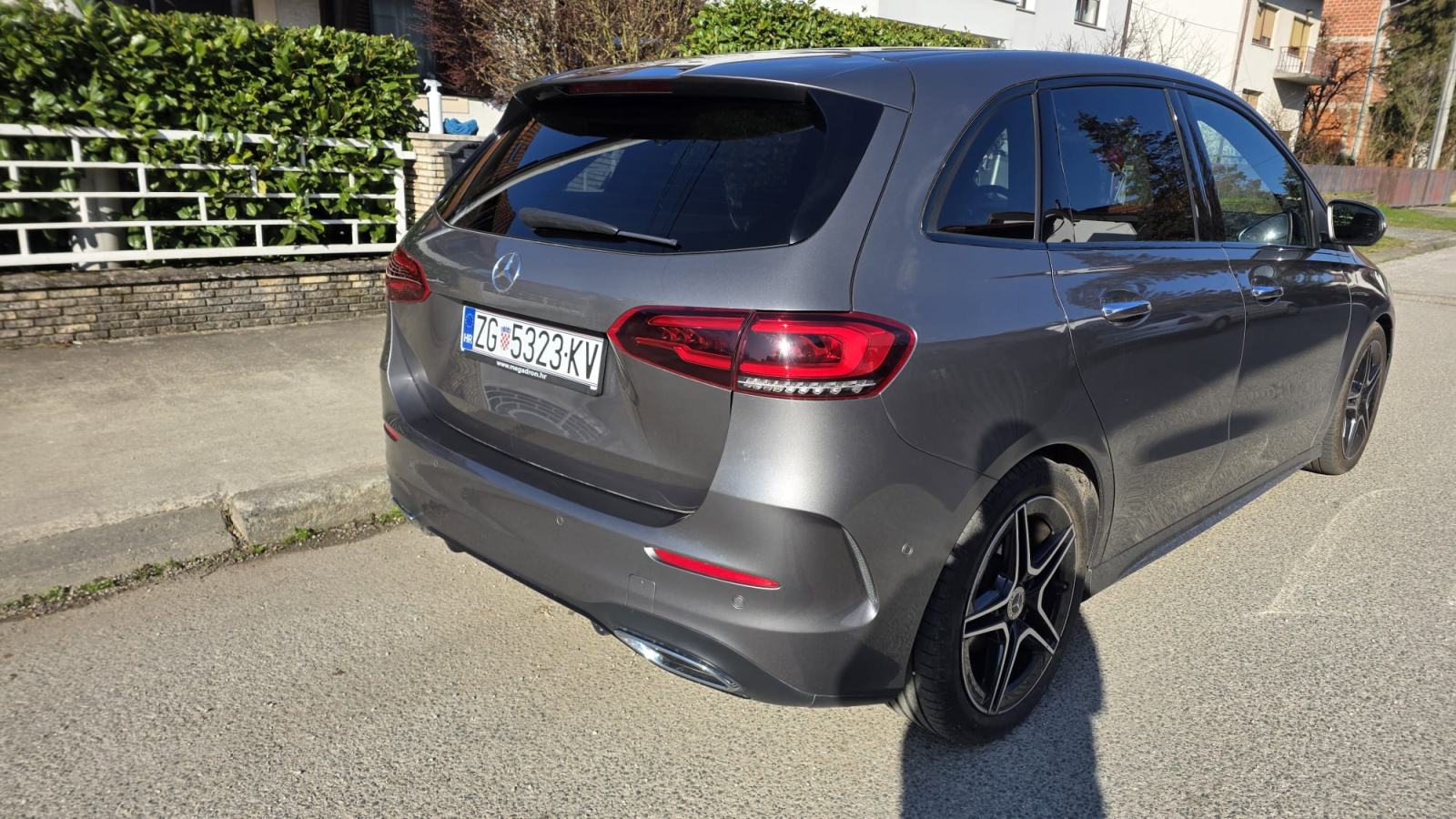 Mercedes B200d Aut. AMG / 360 Kamera / Widescreen / Multibeam LED /, fotografija 9