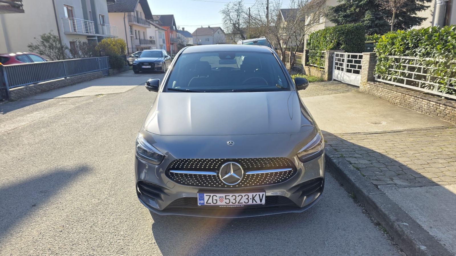 Mercedes B200d Aut. AMG / 360 Kamera / Widescreen / Multibeam LED /, fotografija 8