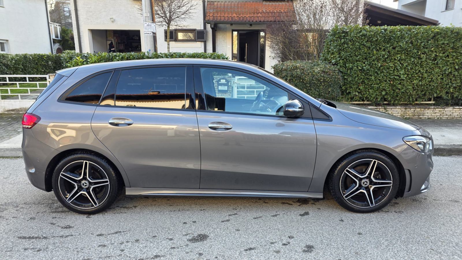 Mercedes B200d Aut. AMG / 360 Kamera / Widescreen / Multibeam LED /, fotografija 5