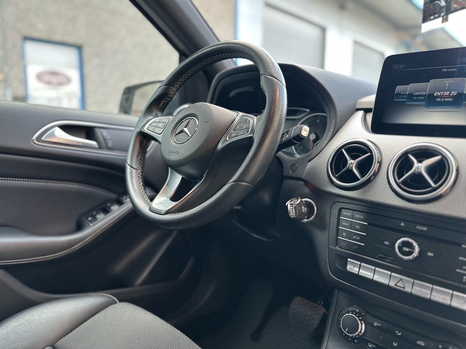 Mercedes Benz B200d Automatik, fotografija 14