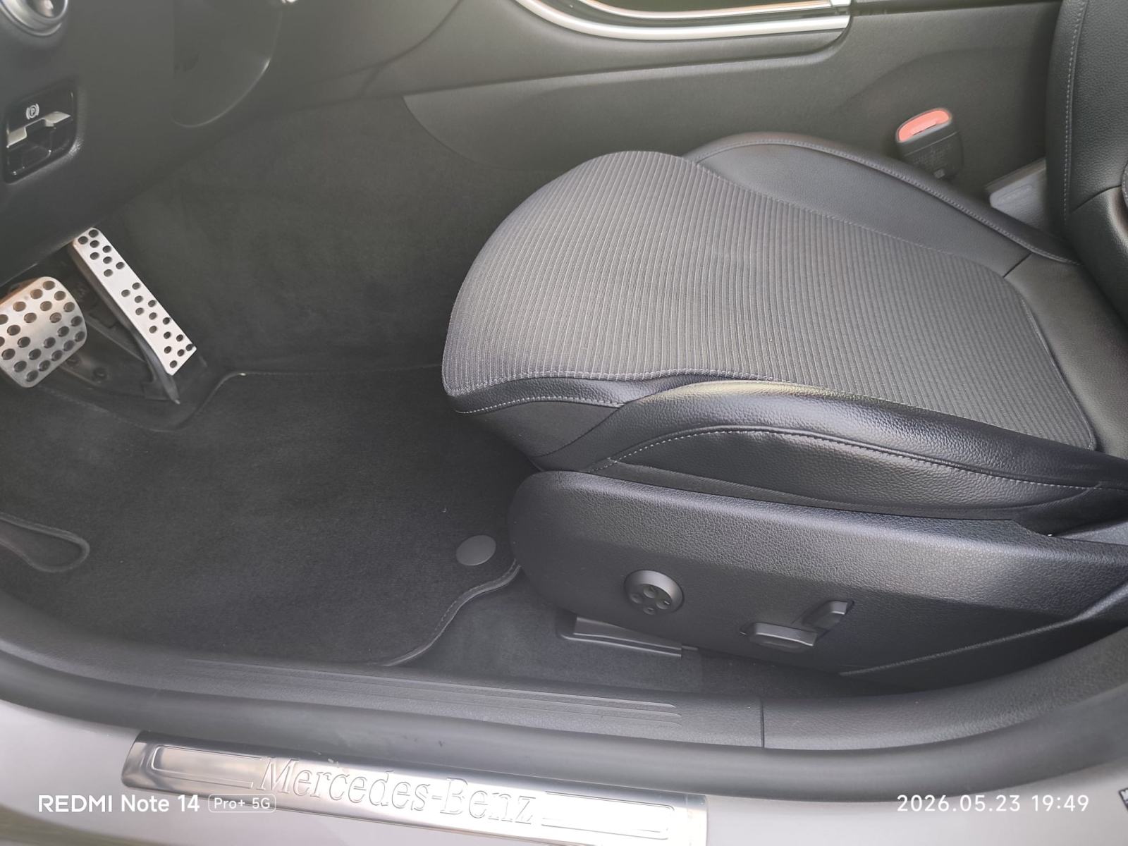 Mercedes-Benz C 180 AVNATGARDE BENZIN 190 KS JAMSTVO - KAMERA - NOVOO, fotografija 8