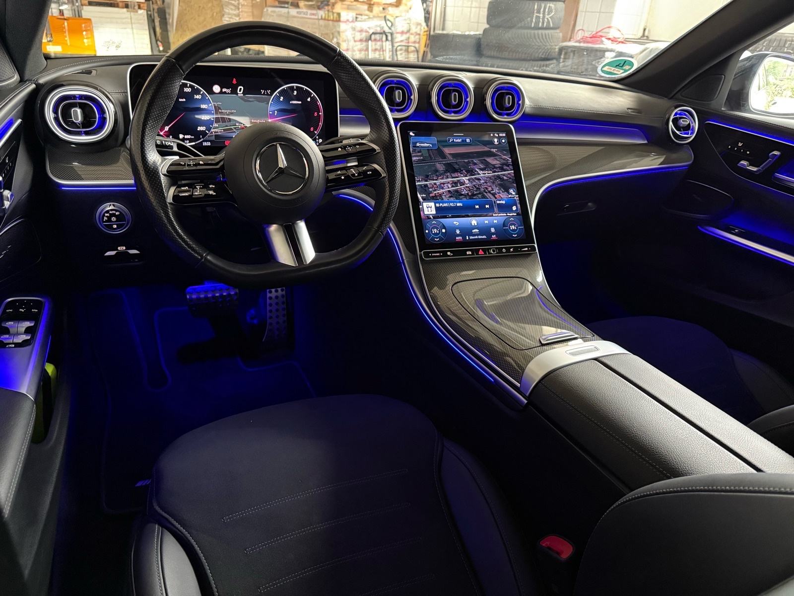 Mercedes-Benz C 200 d - AMG – TOP oprema - god 2024 – 51 000 km - PDV, fotografija 3